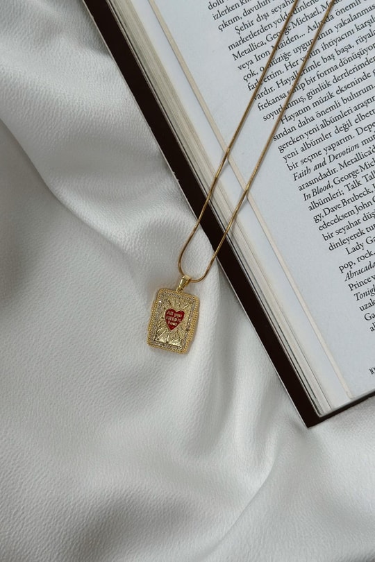 Açılabilir Kapaklı Kolye Gold