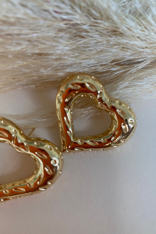 Kabartmalı Kalp Küpe Gold