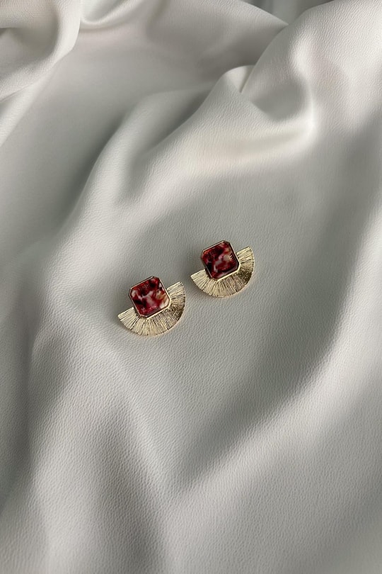 Kare Red  Taşlı Küpe Kırmızı