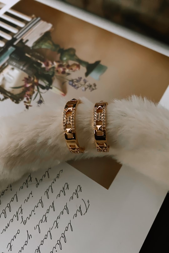 Zirkon Su Yolu Çevik Küpe Gold