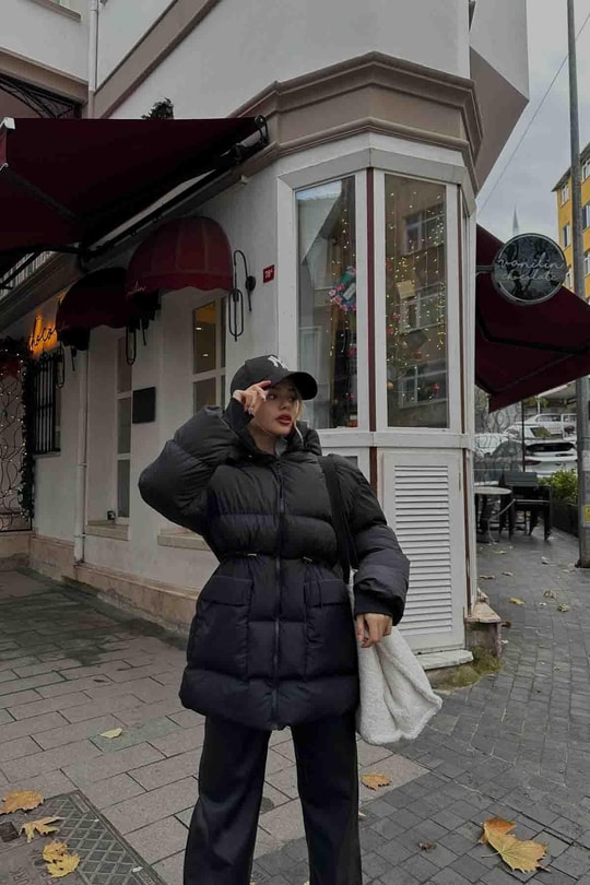 Büzgü Detay Puffer Mont Siyah