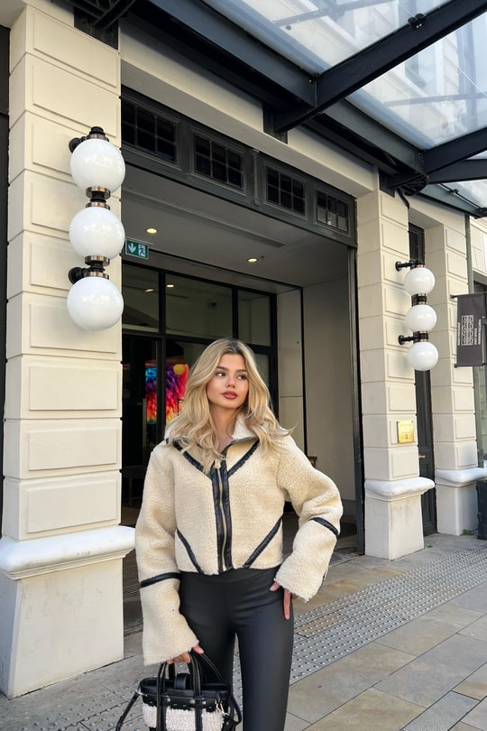 Deri Şerit Puffer Mont Krem
