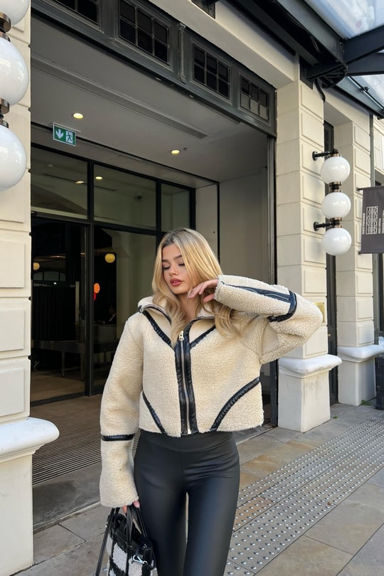 Deri Şerit Puffer Mont Krem