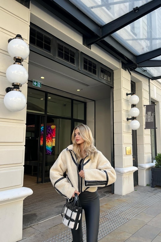 Deri Şerit Puffer Mont Krem