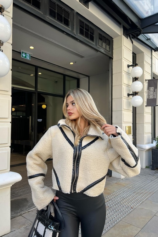 Deri Şerit Puffer Mont Krem