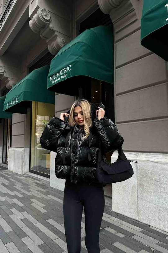 Holo Kapüşonlu Puffer Mont Siyah