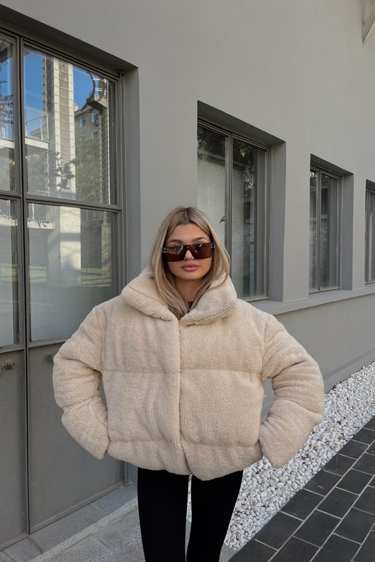 Kuzu Peluş Fermuarlı Mont Bej