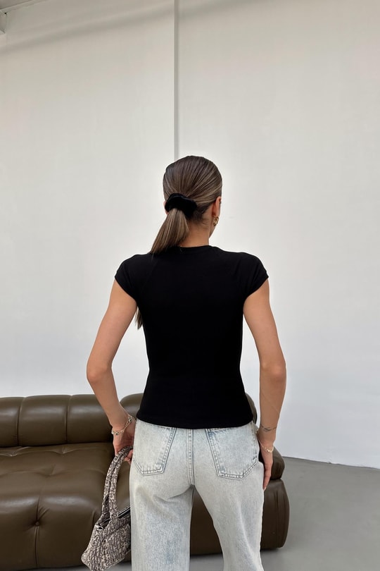 Dikişli Yarım Kol Tshirt Siyah