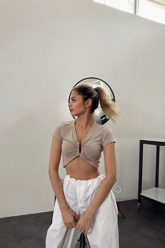 Ön Büzgülü Crop Top Bej