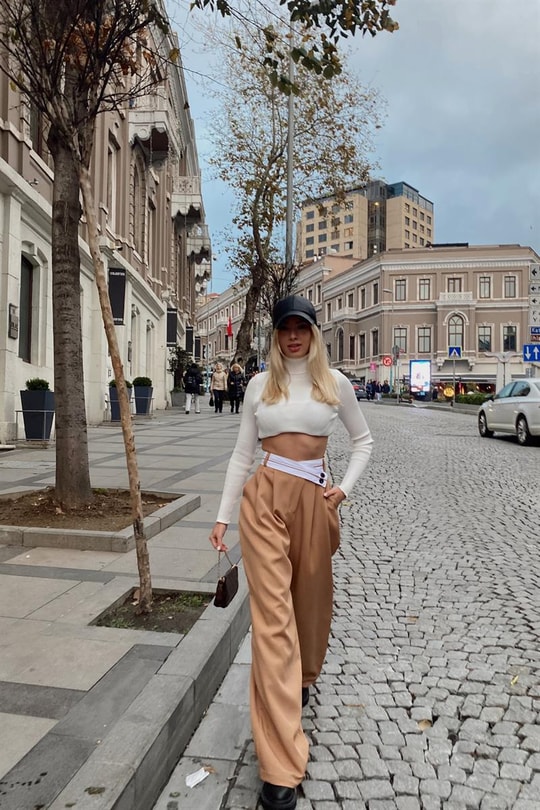 Asimetrik Ters Kemerli Pantolon Camel