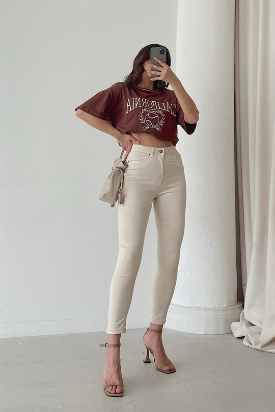 Basic Fit Jean Krem