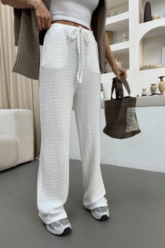 Beli Bağcıklı Gofre Pantolon Beyaz