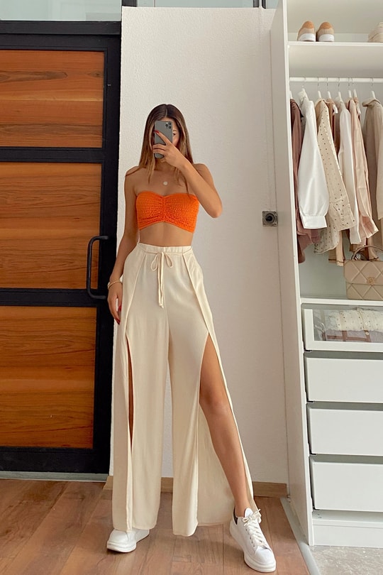 Paça Yırtmaç Detaylı Pantolon Bej