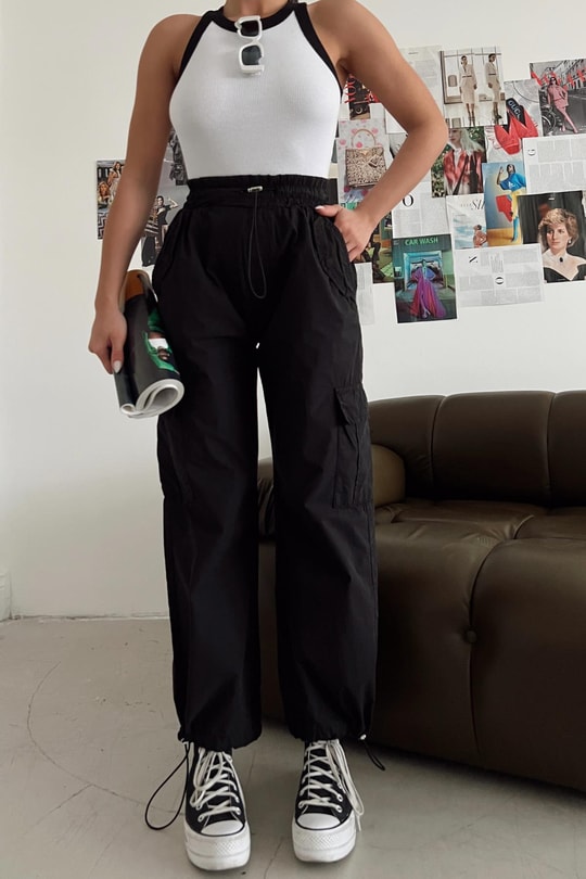 Yan Büzgülü Paraşüt Pantolon Siyah