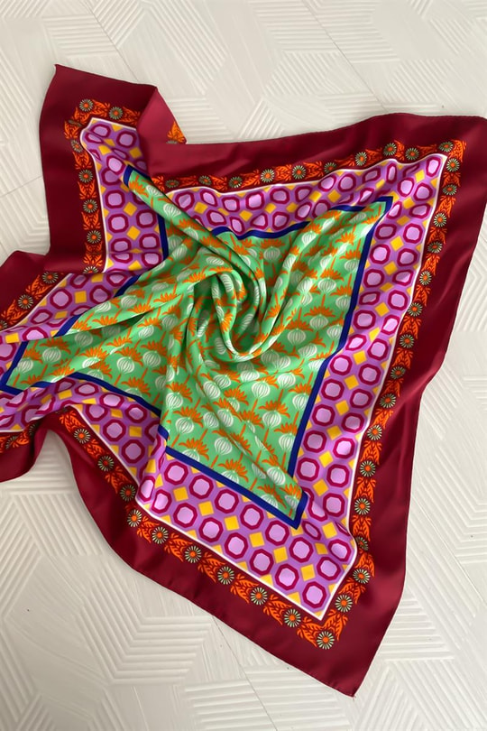 Desenli Saten Şal Bordo