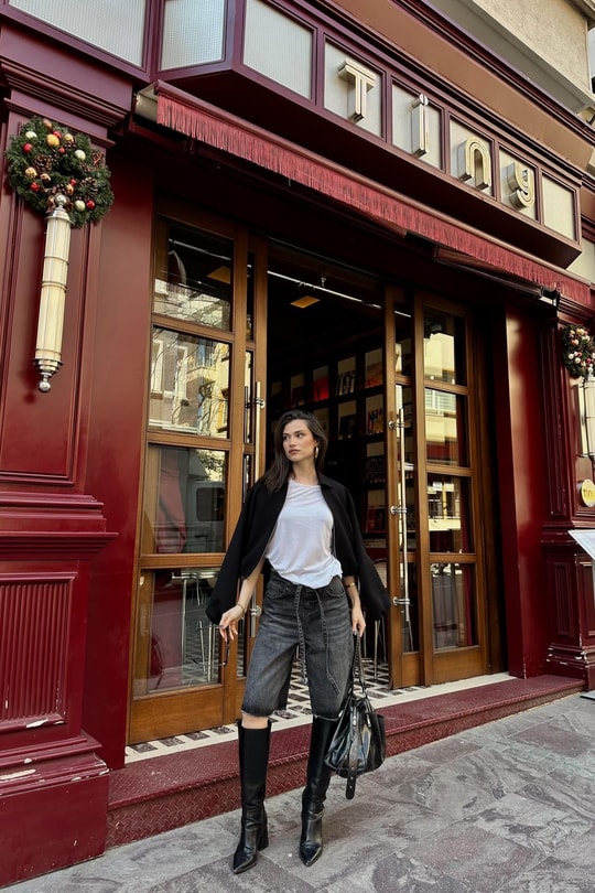 Kesik Paça İp Kemerli Denim Şort Füme