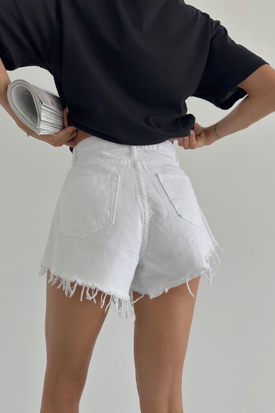Püsküllü Mini Jean Şort Beyaz