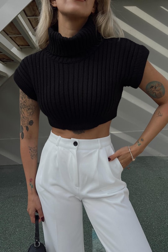 Boğazlı Crop Süveter Siyah