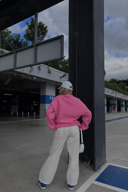 Dik Yaka Basic Sweatshirt Şeker Pembe