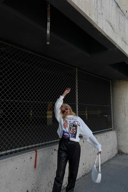 Dik Yaka Baskılı Sweatshirt Ekru