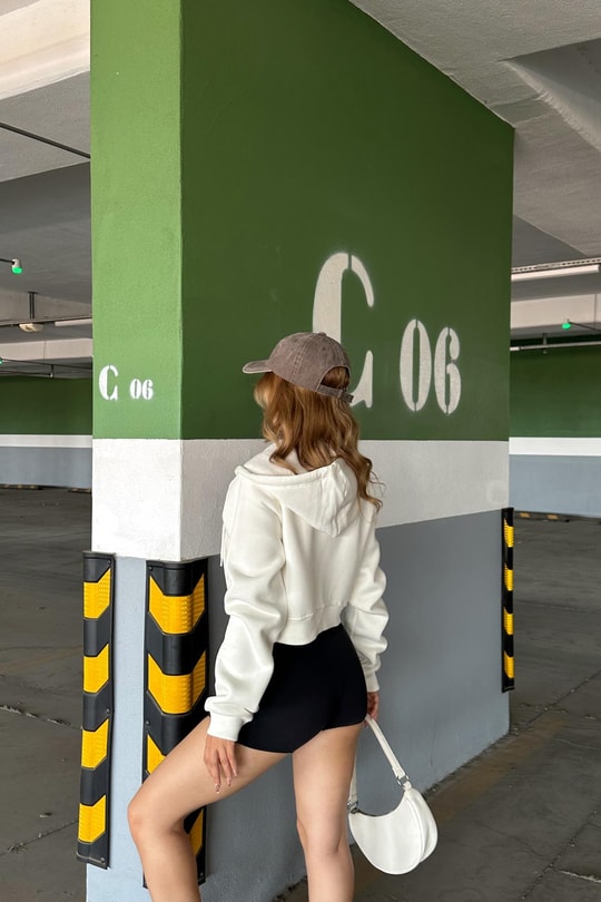 Fermuarlı Crop Sweatshirt Beyaz