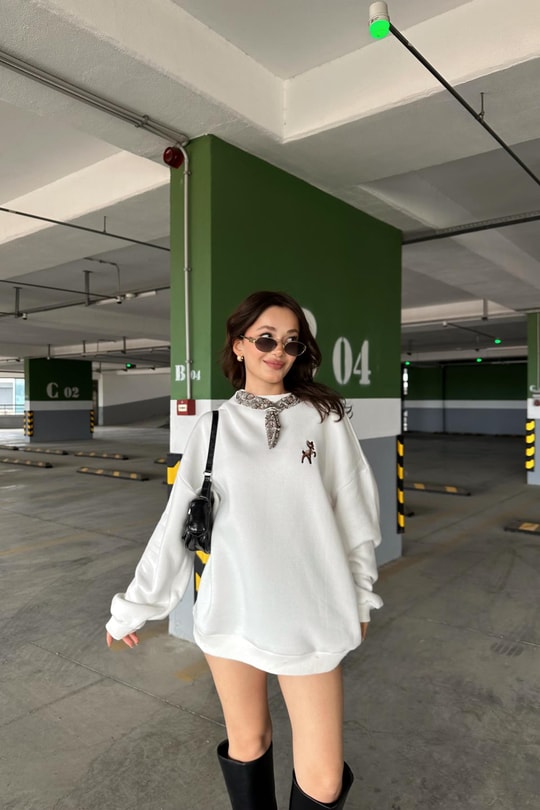 Fular Yaka Sweatshirt Beyaz