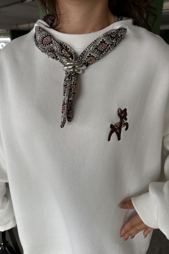 Fular Yaka Sweatshirt Beyaz
