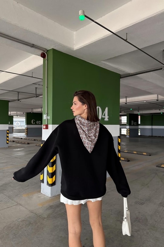 Fular Yaka Sweatshirt Siyah