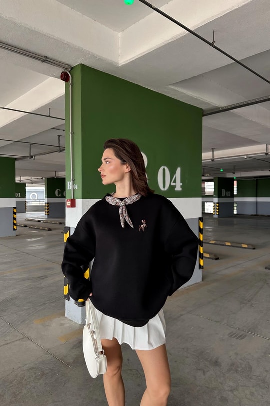 Fular Yaka Sweatshirt Siyah