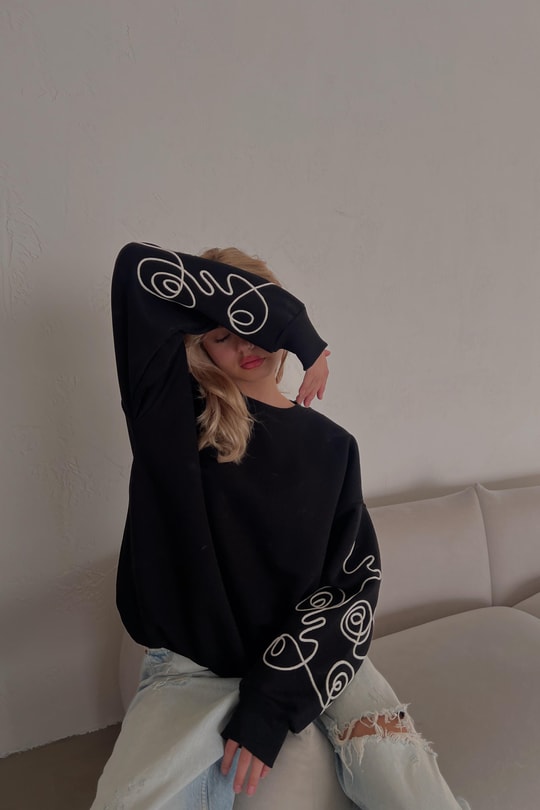 Nakış Kol Sweatshirt Siyah