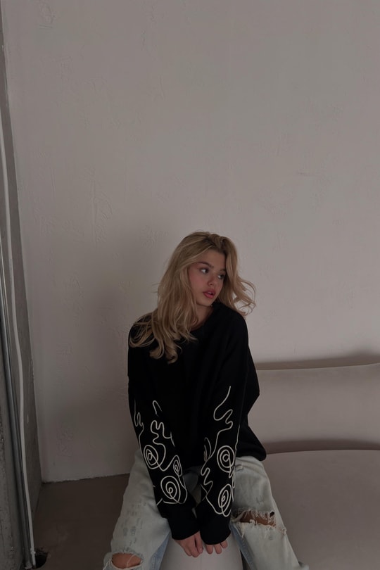 Nakış Kol Sweatshirt Siyah