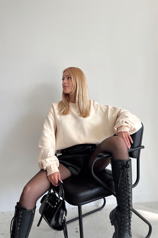Ribanalı Bisiklet Yaka Basic Sweatshirt Krem