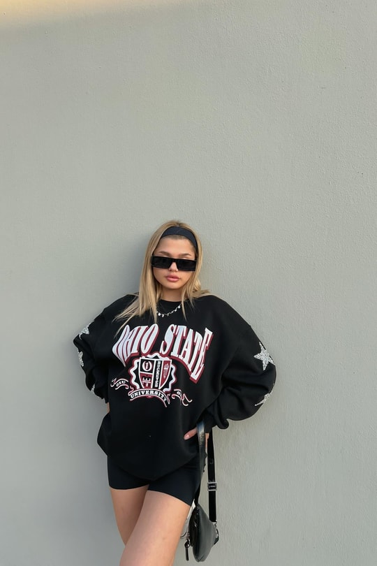 Yıldız İşlemeli Sweatshirt Siyah