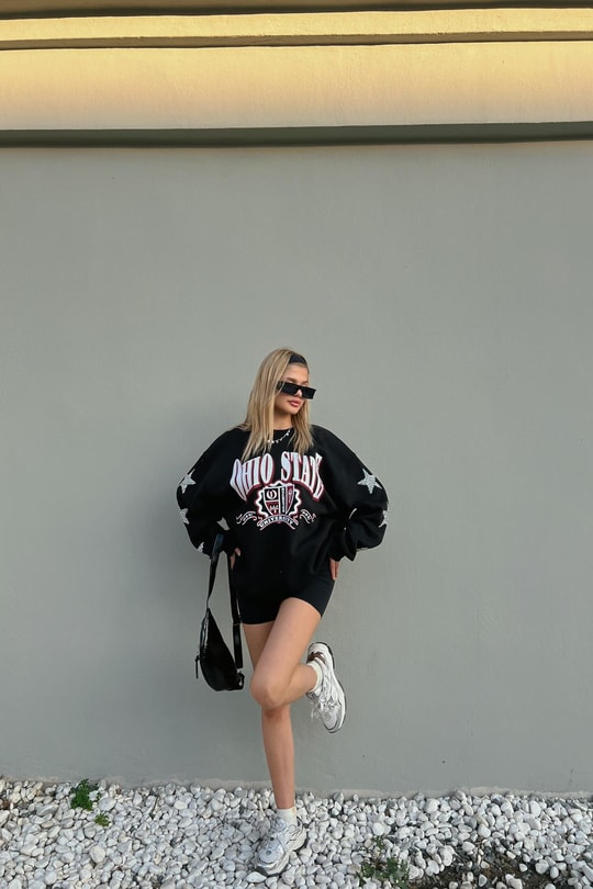Yıldız İşlemeli Sweatshirt Siyah