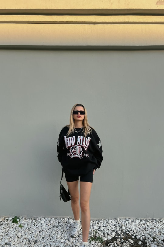 Yıldız İşlemeli Sweatshirt Siyah