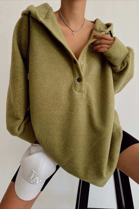 Yumoş Kapüşonlu Düğme Detay Sweatshirt Fıstık Yeşili