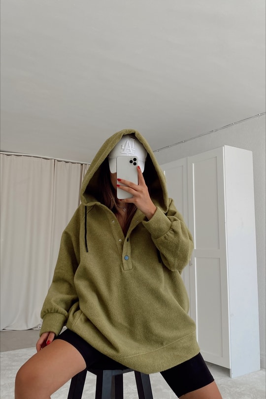 Yumoş Kapüşonlu Düğme Detay Sweatshirt Fıstık Yeşili