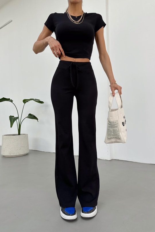 Bagğcıklı Model Takım Siyah