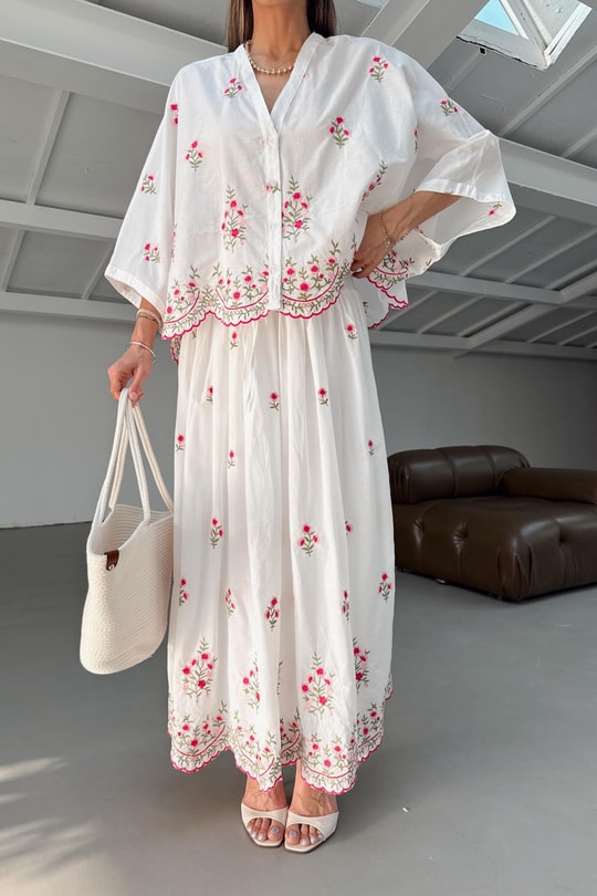 Flower İşlemeli Etekli Maxi Takım Ekru