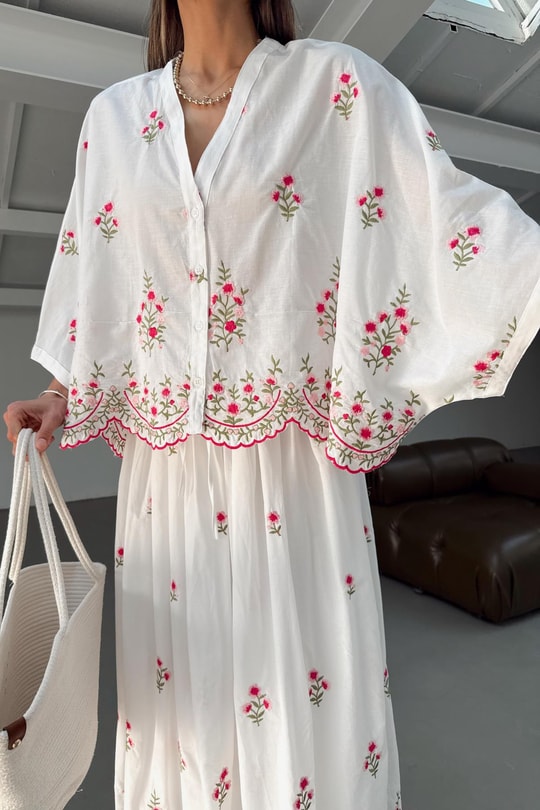Flower İşlemeli Etekli Maxi Takım Ekru