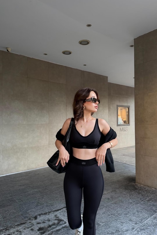 Kadife Detaylı Marka Spor Takım Siyah