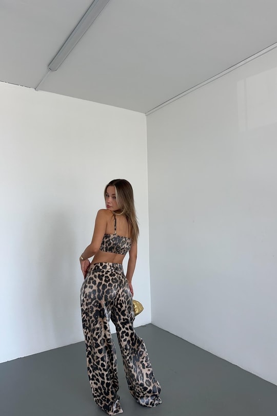 Leopar Saten Dokulu Takım Bej