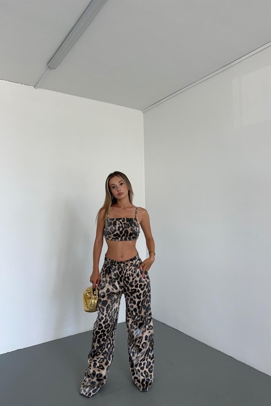 Leopar Saten Dokulu Takım Bej