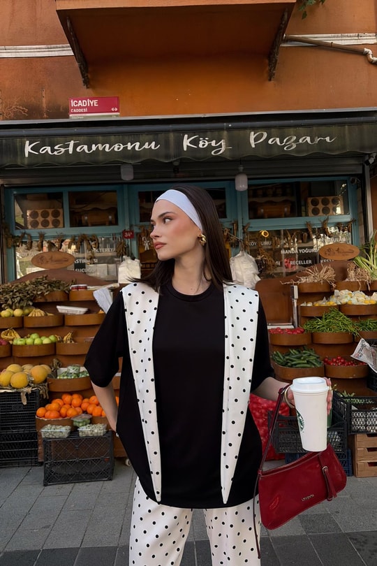 Puantiye Fularlı Takım Siyah