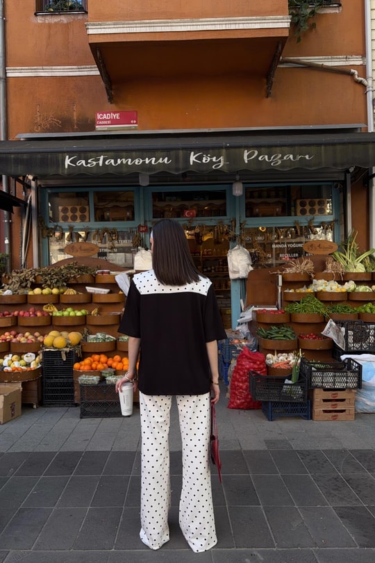 Puantiye Fularlı Takım Siyah
