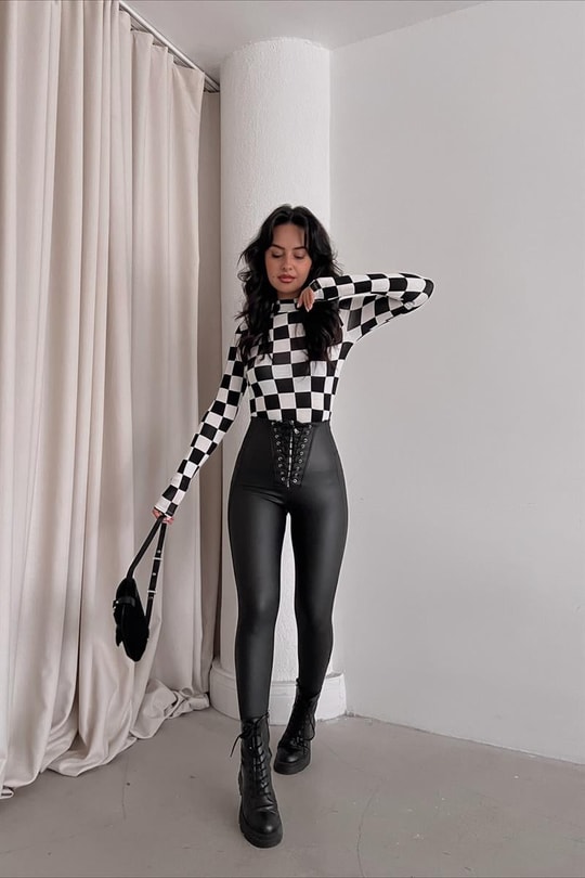 Önü Bağcıklı Perfect Mat Tayt Siyah