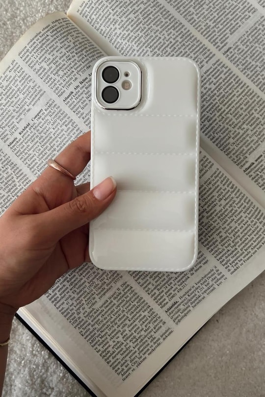 Basic Şişme Telefon Kılıfı iPhone 14 Beyaz