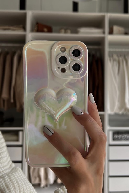 Kalp Kabartmalı Telefon Kılıfı Iphone13 Beyaz