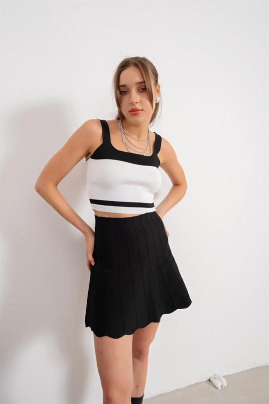 Askılı Line Crop Top Siyah