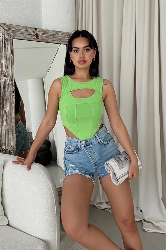 Cut Out Korsaj Top Fıstık Yeşili
